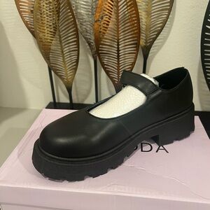 Black Mary Jane Platform Shoes by Top Moda Size 6.5